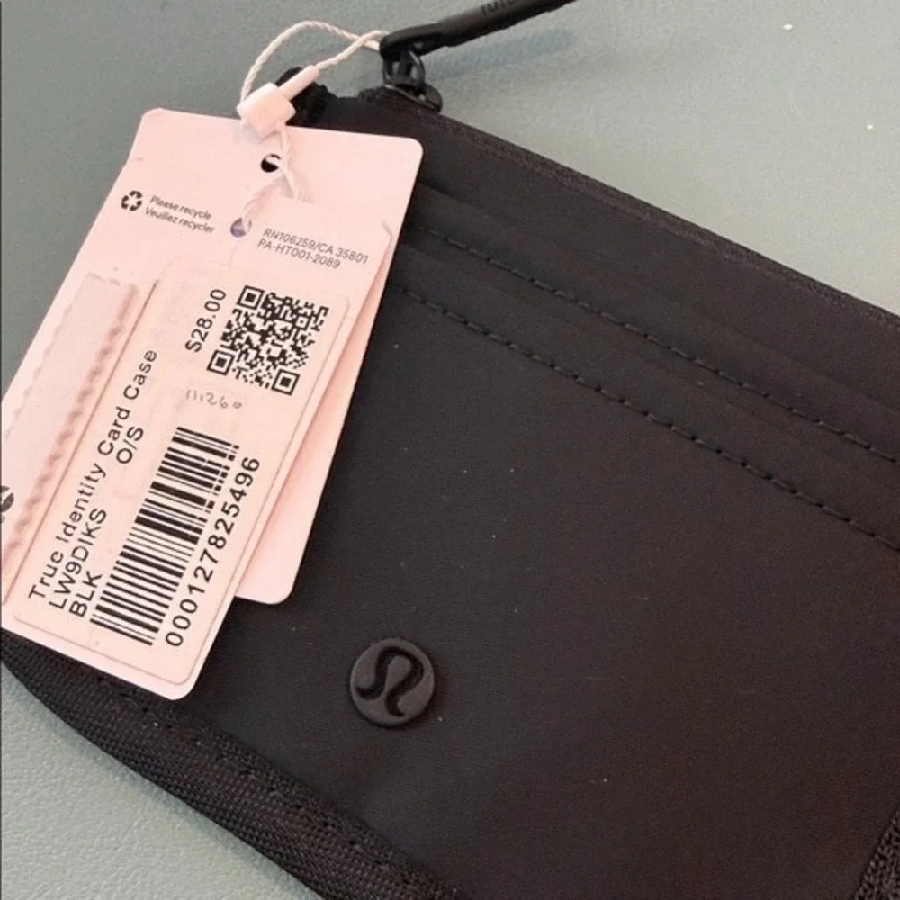 Lululemon True Identity Card Case NWT black